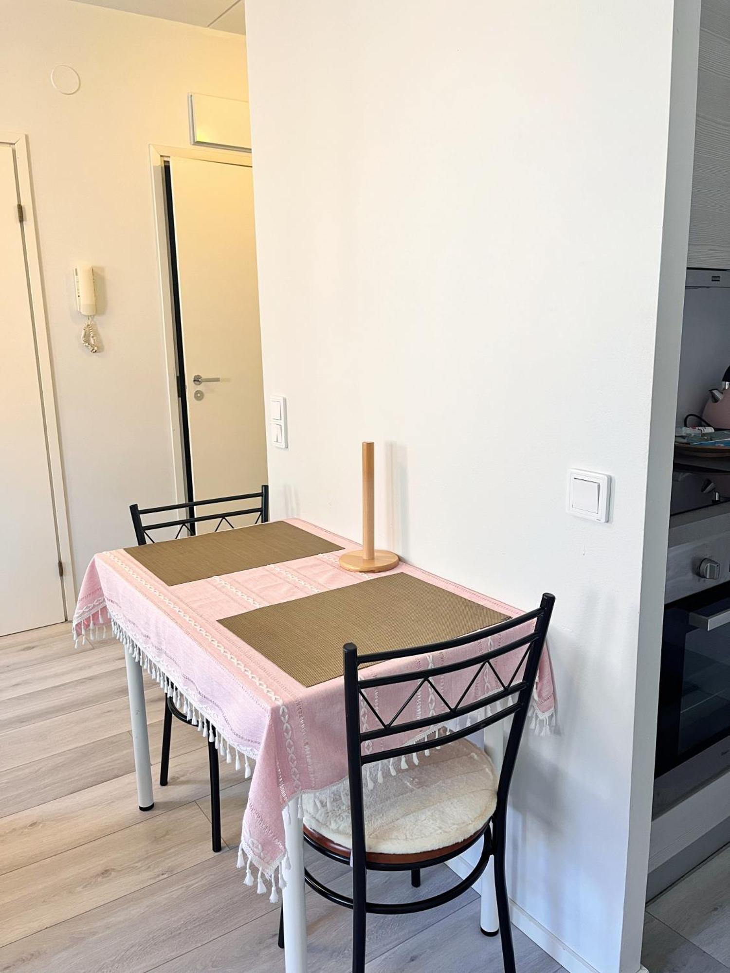 Lovely Home Next To The Metro Station And Shopping Malls - 16Mins To City Center, Convenient, Peaceful Helsinki Extérieur photo